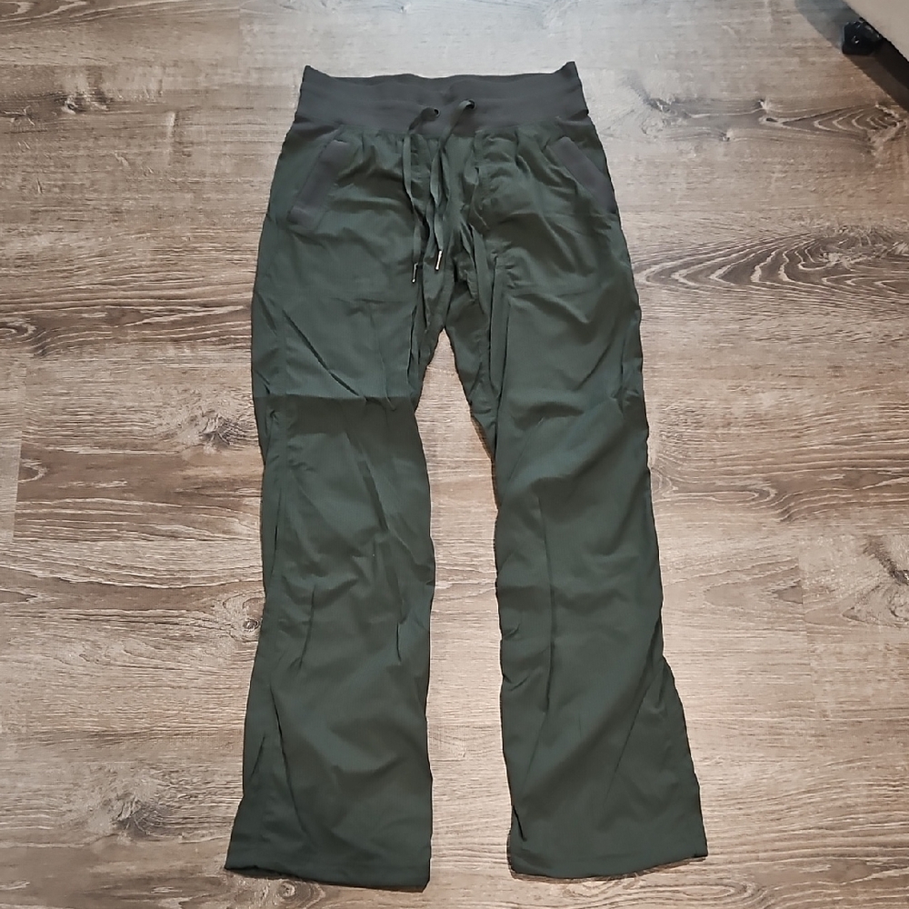 lululemon Dance Studio Mid-Rise Full Length Pant size 6